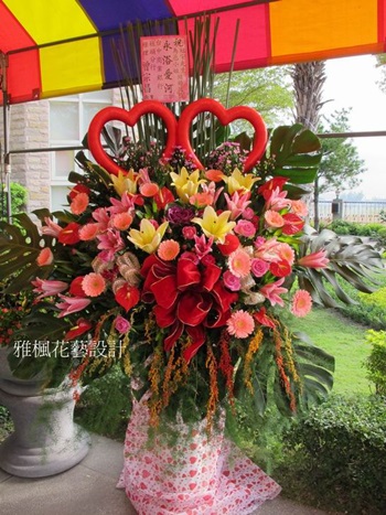 彰化縣芬園鄉花店，彰化縣伸港鄉花店，結婚羅馬花柱彰化縣溪湖鎮花店